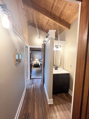 3 bedrooms, iron/ironing board, travel crib, WiFi