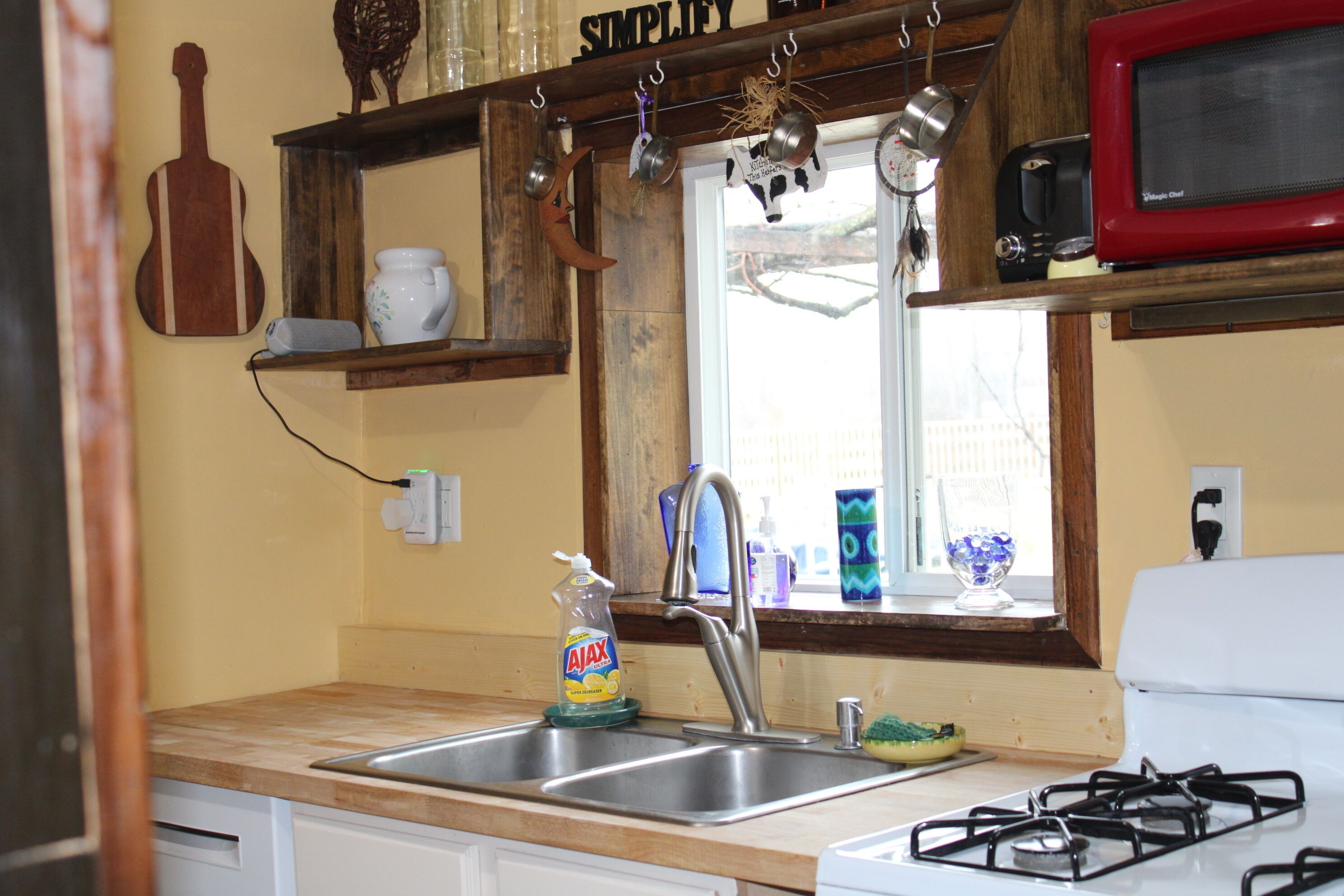 Microwave, oven, stovetop, dishwasher