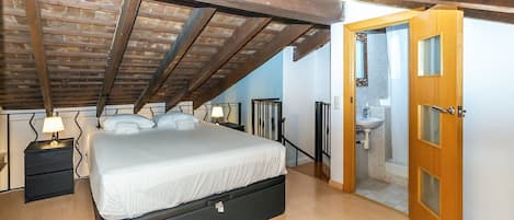 1 bedroom, desk, iron/ironing board, Internet
