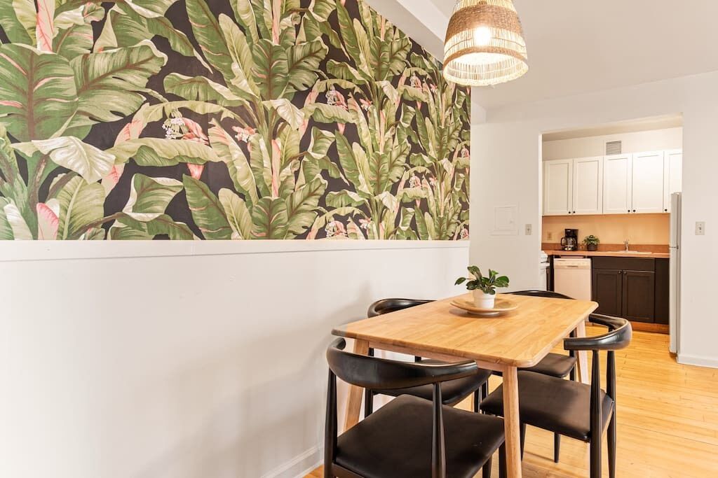 Large 1br, elevator, nr subway