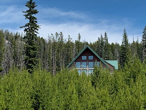 Large mountain home with stunning views of Georgetown Lake and Pintler Range