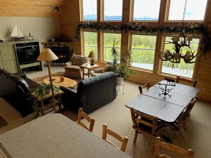 TV, fireplace, DVD player