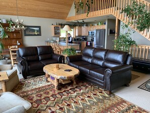 TV, caminetto, lettore DVD