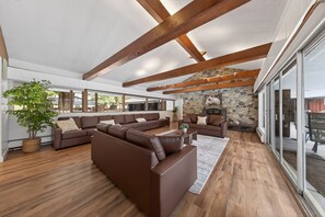 Unclassified image, 3 of 55, button