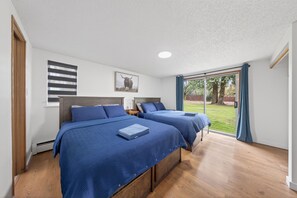 7 bedrooms, free WiFi, bed sheets, wheelchair access - Herb Haven Farm - Family Reunion Paradise - Pool, Sauna, 10 Acres & 24 Guests (Langley Township)