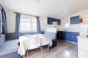 Dining - Holiday apartment with wellness area and water park (Roseto degli Abruzzi)