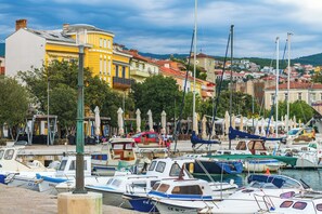 Marina - Holiday apartment with terrace and air conditioning (Crikvenica)