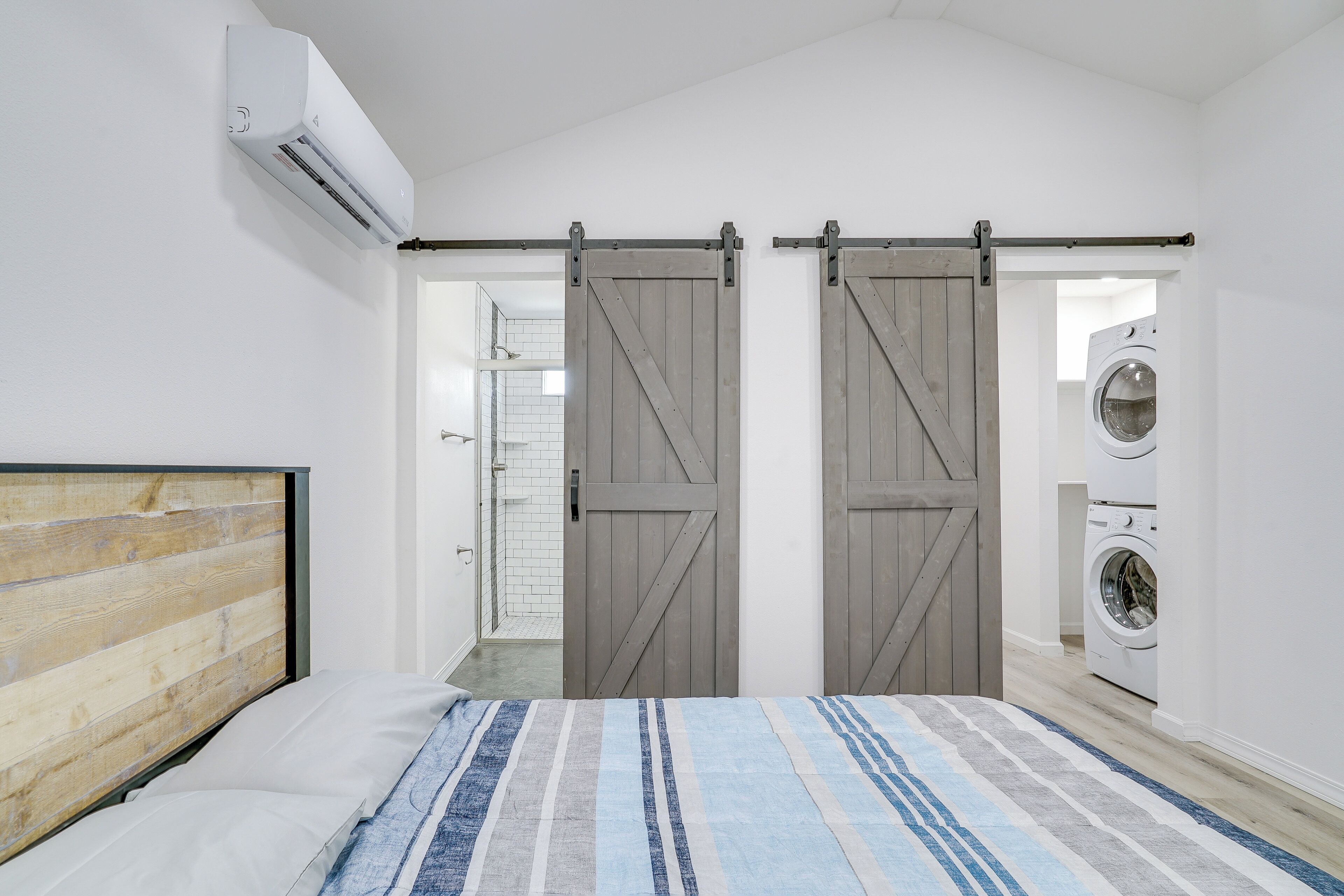1 bedroom, iron/ironing board, Internet, bed sheets