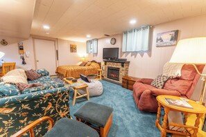 TV, fireplace, DVD player