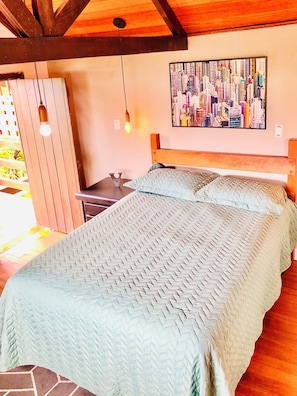 2 bedrooms, iron/ironing board, travel cot, free WiFi