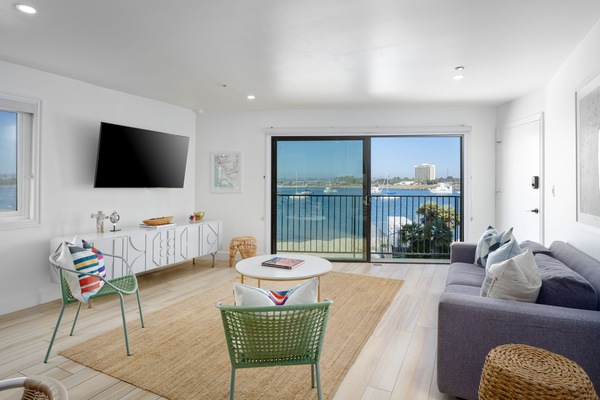Living room w/ bay views and smart TV