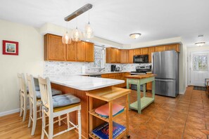 Fridge, microwave, oven, stovetop - Dog-Friendly Cape Home with Fire Pit (Mashpee)