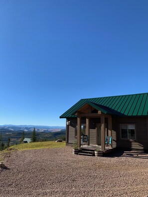 Exterior - Cozy new mountain guesthouse with epic view of Georgetown Lake and Pintler Range (Anaconda)