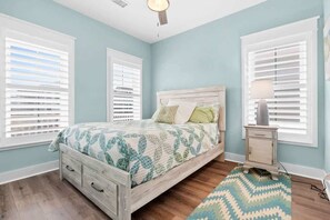 4 bedrooms, free WiFi - Carlton by Brunswick Vacation Rentals: w/ Pool (Supply)