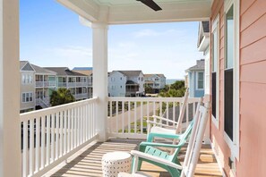 Property grounds - Carlton by Brunswick Vacation Rentals: Private Pool, Elevator, and Beach Access (Supply)