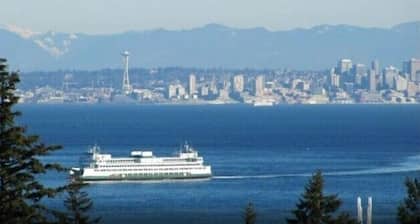 Seattle Sound Views/ Hot Tub/ Sleeps 10