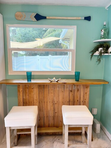 BEACH HOUSE VIBE WITH POOL AND BARBECUE 15 MINUTES FROM OCEAN