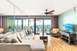 TV - Private, spacious lanai with oceanfront views (Lahaina)