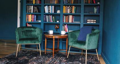 The Study - An Ode to Literature - 1 bedroom beautiful home