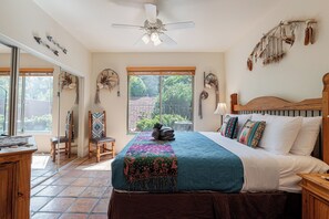 3 habitaciones, tabla de planchar con plancha, wifi y ropa de cama