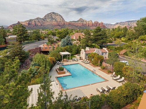 Relax in luxury at Sedona Desert Poppy, a 3-bed oasis in beautiful West Sedona.
