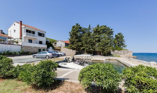 Exterior - Apartments Nena - 10 m From sea (Preko)