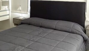 1 室のベッドルーム、WiFi (無料)、ベッドシーツ