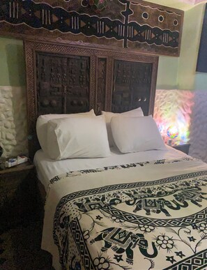 Comfort kamer | Luxe beddengoed, een minibar, een kluis op de kamer