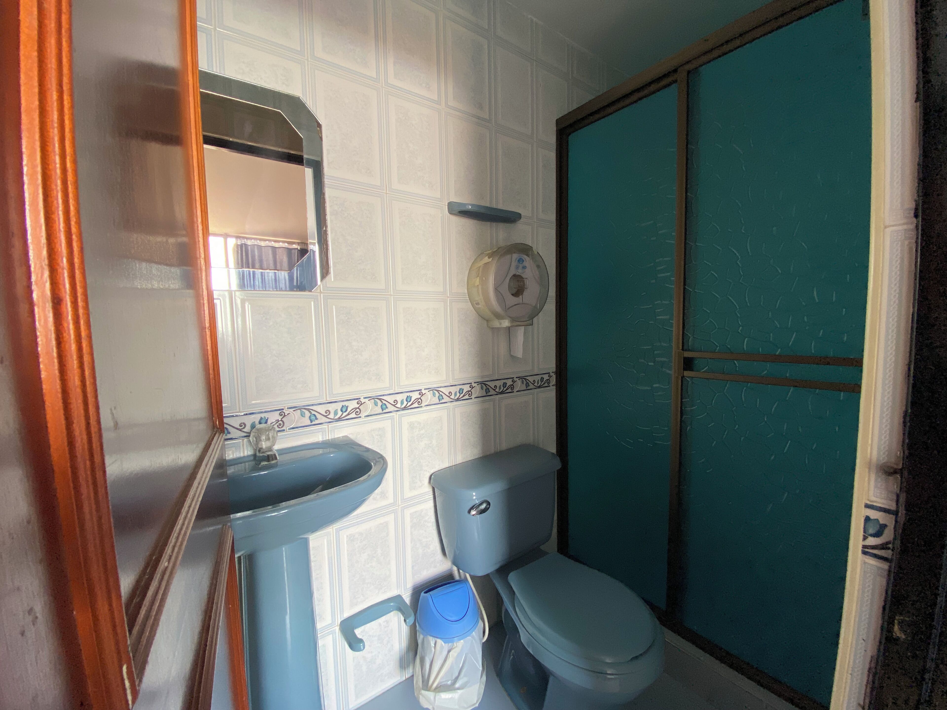 quadruple room | bathroom