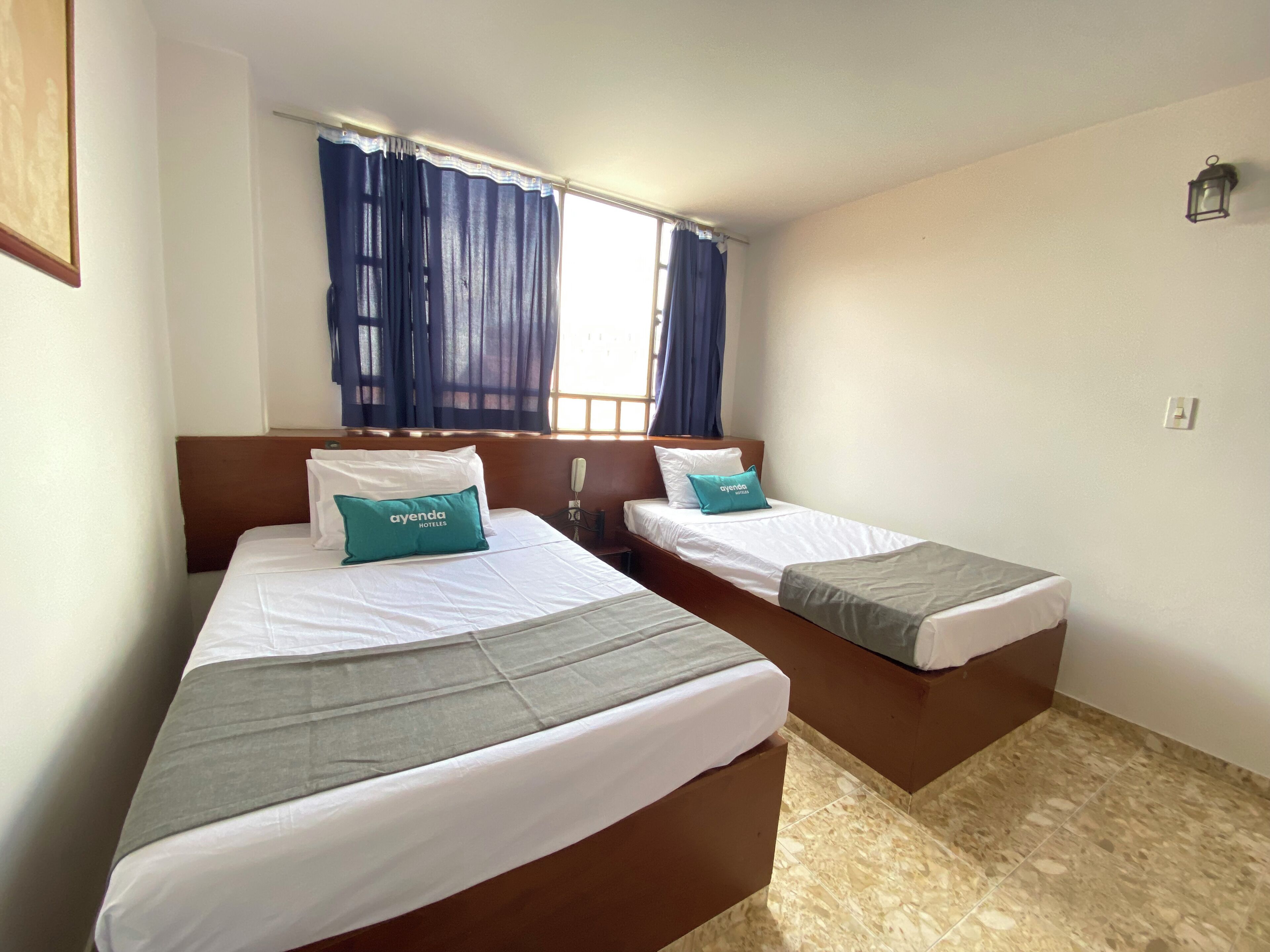 quadruple room | desk, free wifi