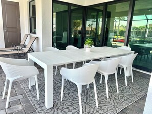Outdoor dining