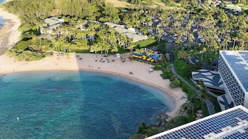 Beach nearby, sun loungers, beach towels