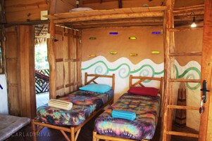 Suíte família, vista parcial para o mar | Wi-Fi de cortesia