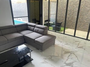 Casa superluxo, 3 quartos, piscina particular, vista para a cidade | Área de estar