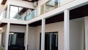 Bagian depan properti