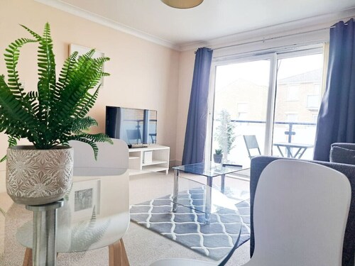 Wimbledon Apartment Is a Fantastic 1 Bedroom Apartment in the centre of Wimbledon with free parking!