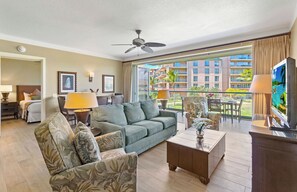 テレビ、DVD プレーヤー、ステレオ