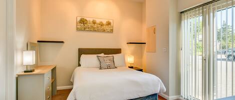 3 makuuhuonetta, silitysrauta/-lauta, internet, vuodevaatteet