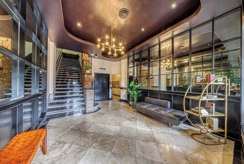 2 Bdrm Sits on Riverwalk