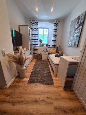 1 bedroom, free WiFi, bed sheets - Apartment 'Haus Waldstein Kraxler Single' with Shared Garden and Wi-Fi (Weißenstadt)