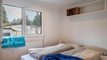 2 bedrooms, WiFi, bed sheets