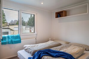 2 bedrooms, WiFi, bed sheets - Chalet "Haus Zander" with Private Terrace & Air Conditioning (Lohmen)