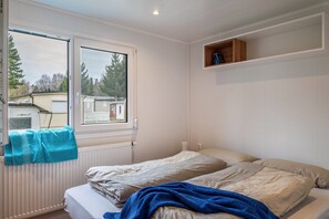 2 bedrooms, WiFi, bed sheets