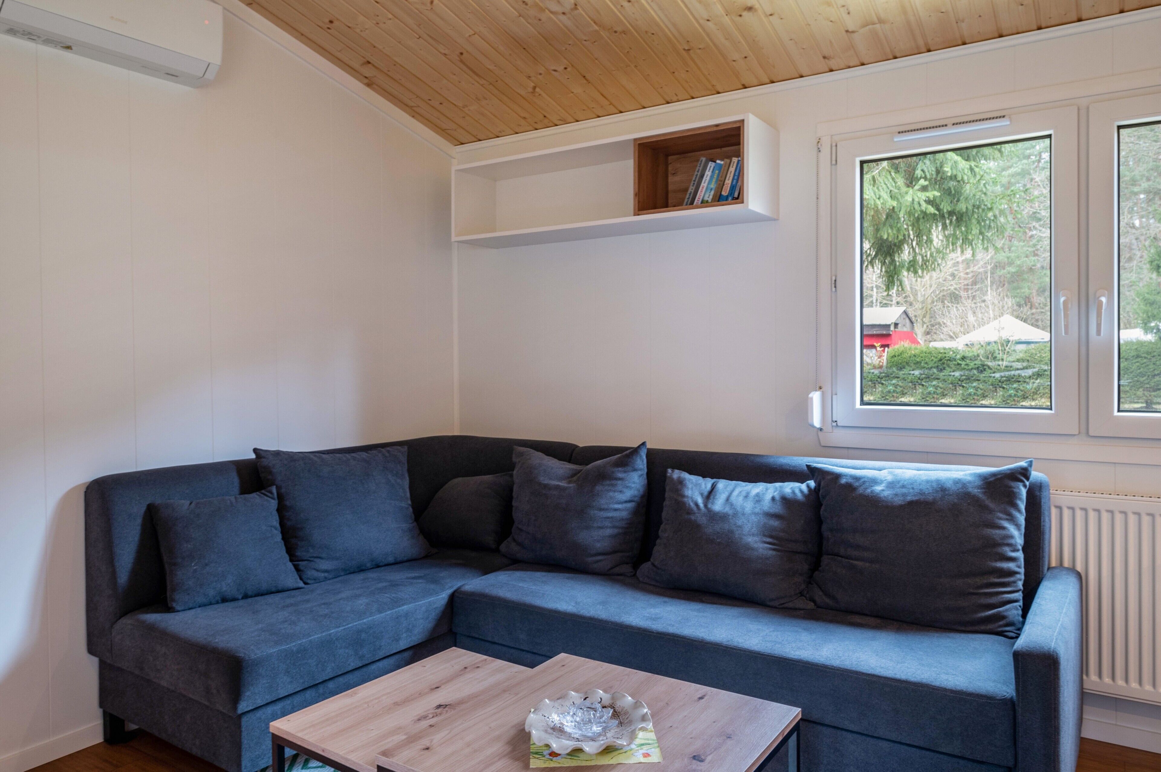 Fernseher, Tischtennisplatte