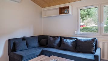 Fernseher, Tischtennisplatte