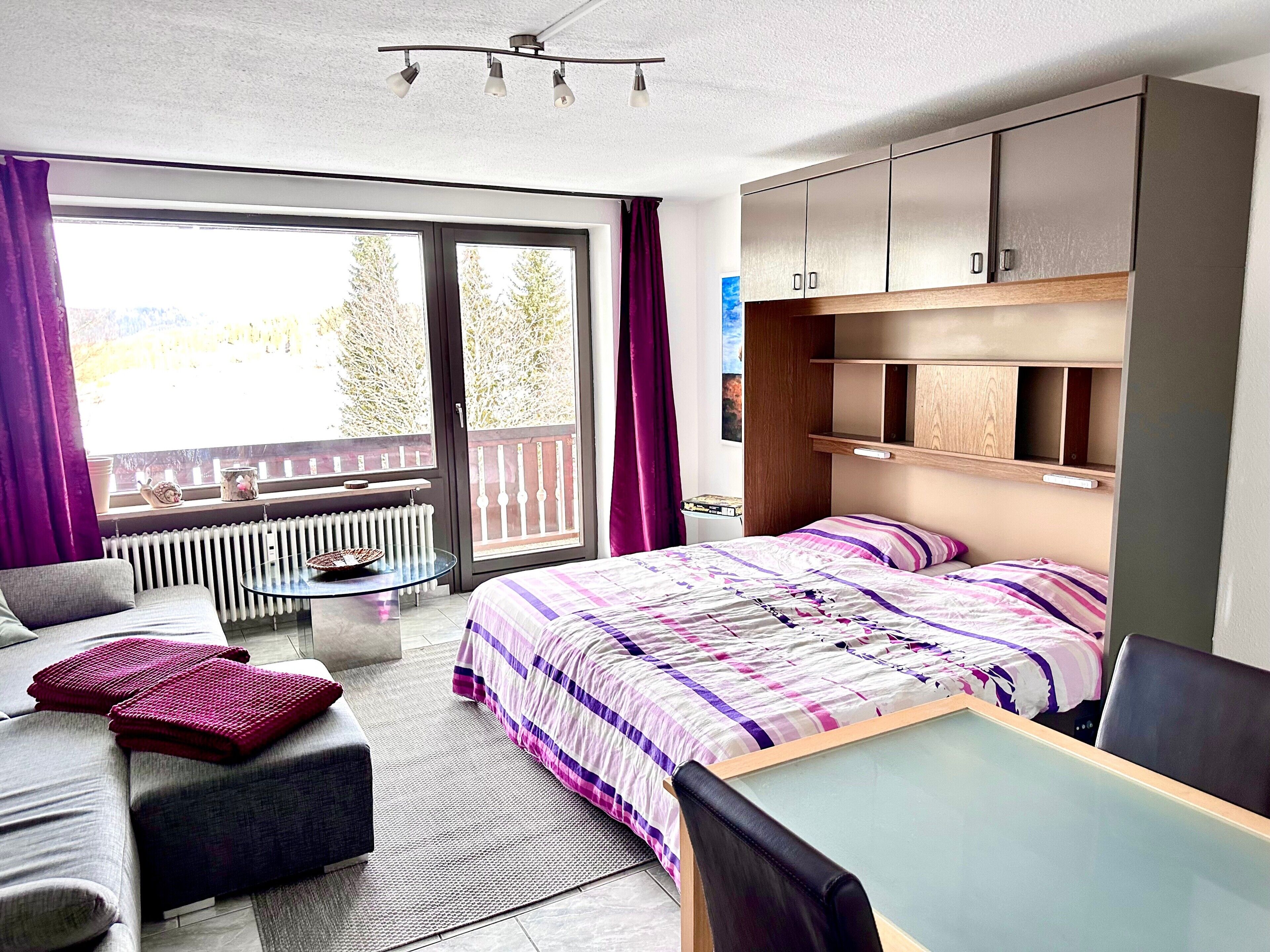 1 bedroom, bed sheets