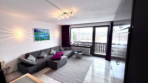 Télévision, table de tennis de table