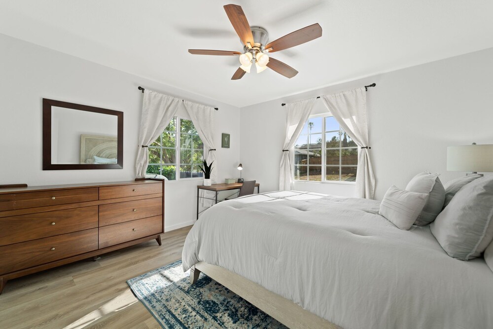 Single Level Home by La Mesa Village, Outdoor Deck + 🔥Pit, Fenced Yard