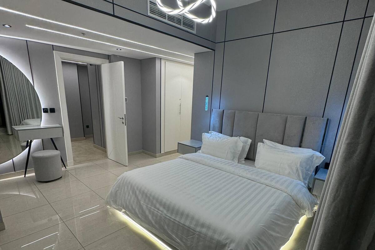 Family Apartment, 2 Bedrooms, Sea View, Sea Facing | Premium bedding, pillowtop beds, blackout drapes, iron/ironing board