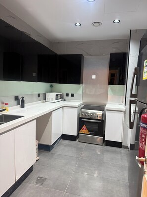 Romantic Apartment, Sea View, Tower | Private kitchen - Damac Al Jawharah Tower Apartments (Jeddah)